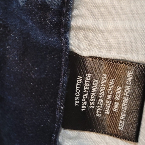 Curvy Plus Size Petite Batik Floral Printed Jeans 💙 - Picture 7 of 7